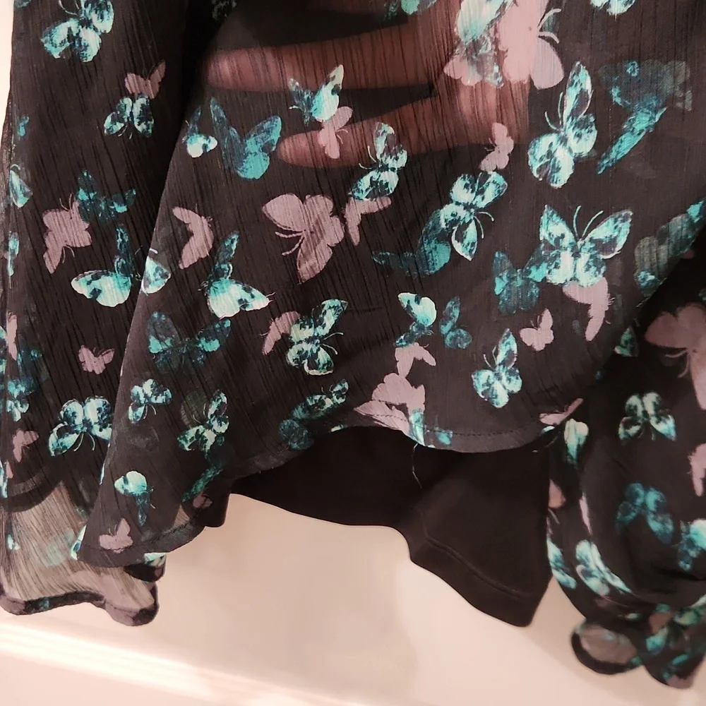 Torrid 3 Butterfly Top - Picture 6 of 6